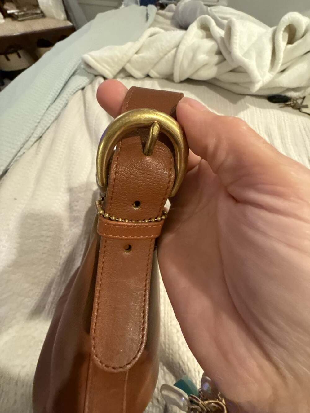 Vintage Coach Leather Shoulder Bag in British Tan - Picture 3 of 12